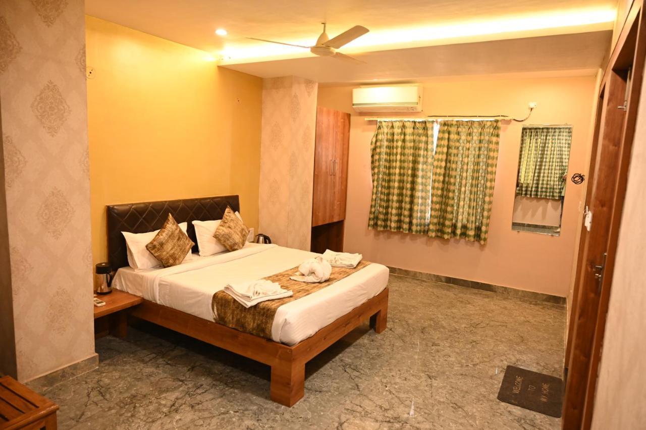 The Shah Imperial Hotel Gwalior Exterior photo
